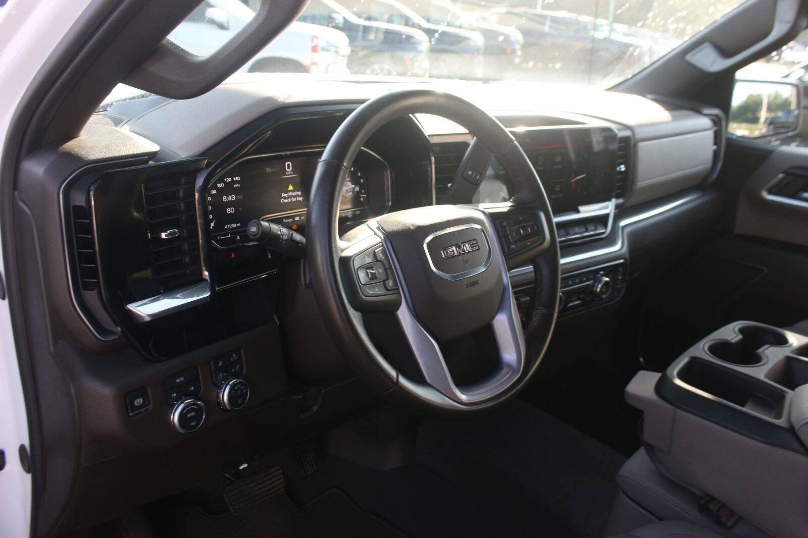 Used 2025 GMC Sierra 1500 SLT AWD/4WD image 18