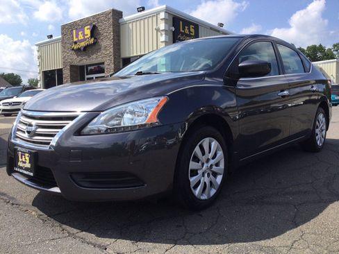 Used 2014 Nissan Sentra S FWD image 2