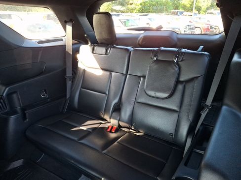 Used 2020 Ford Explorer XLT w/ Equipment Group 202A AWD/4WD image 10