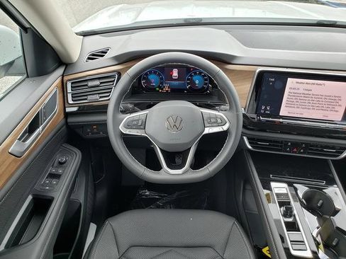 New 2025 Volkswagen Atlas SE image 9
