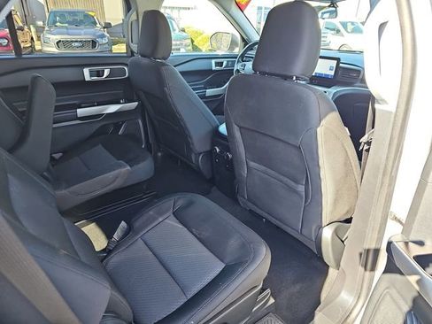 Used 2022 Ford Explorer XLT image 12