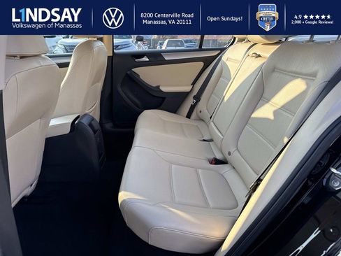 Used 2017 Volkswagen Jetta SE image 10