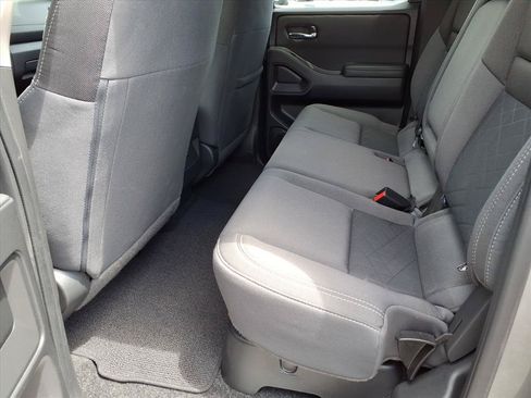 Certified 2025 Nissan Frontier SV AWD/4WD image 11