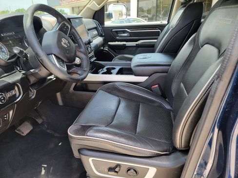 Used 2019 RAM 1500 Laramie AWD/4WD image 11