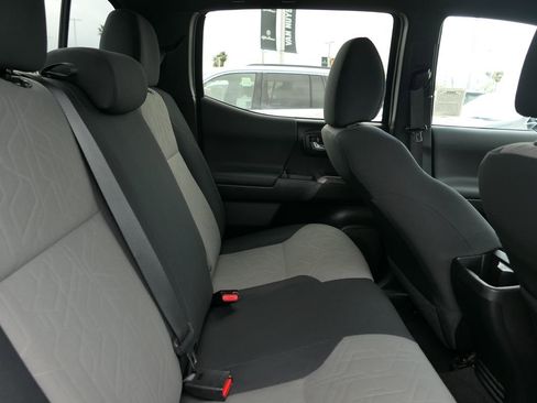 Used 2021 Toyota Tacoma TRD Off-Road image 21