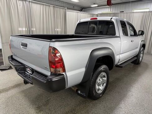 Used 2013 Toyota Tacoma 4x4 Access Cab V6 w/ Convenience Pkg image 4