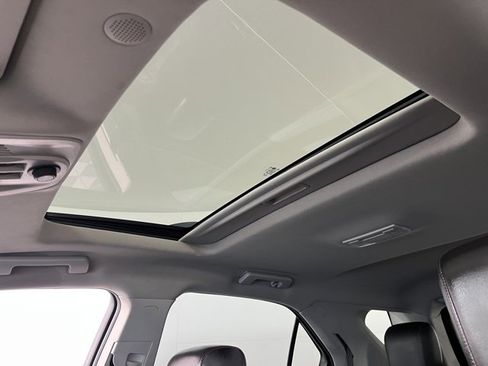 Used 2016 Chevrolet Equinox LTZ w/ Enhanced Convenience Package image 17