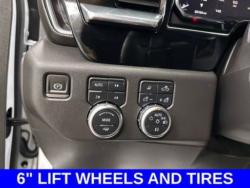 Used 2024 GMC Sierra 1500 SLT AWD/4WD image 32