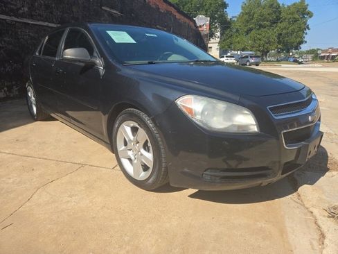 Used 2010 Chevrolet Malibu LS image 3