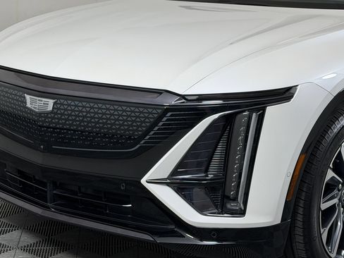 Used 2024 Cadillac Lyriq Sport RWD image 13