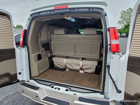 Used 2021 GMC Savana 2500 RWD image 18