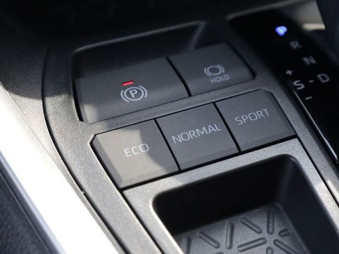 Used 2025 Toyota RAV4 XLE image 10