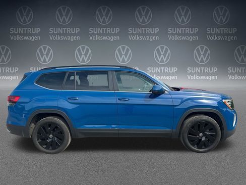 Used 2025 Volkswagen Atlas SE w/ Panoramic Sunroof Package FWD image 41