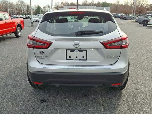 Used 2022 Nissan Rogue Sport SV w/ Technology Package image 5