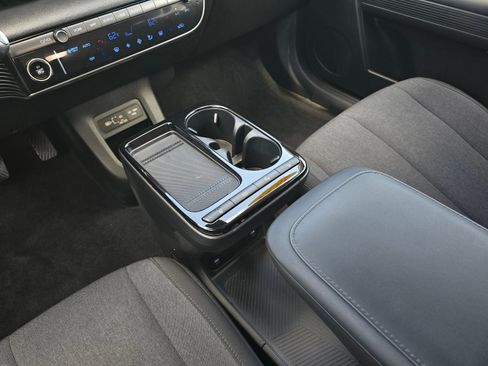 Certified 2025 Hyundai Ioniq 5 SE RWD image 16