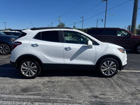 Used 2020 Buick Encore Preferred FWD image 2