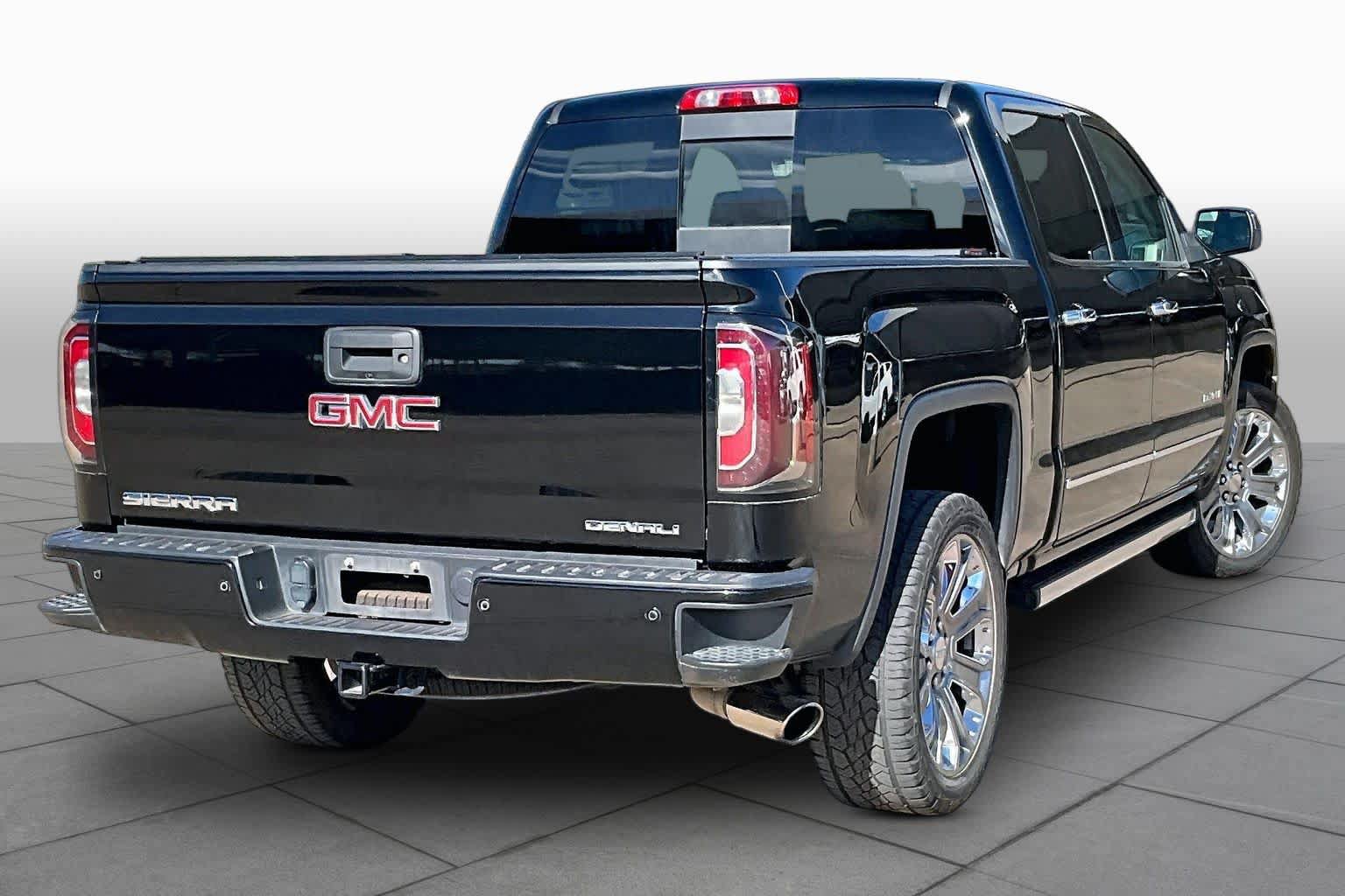 Used 2018 GMC Sierra 1500 Denali w/ Denali Ultimate Package AWD/4WD image 12