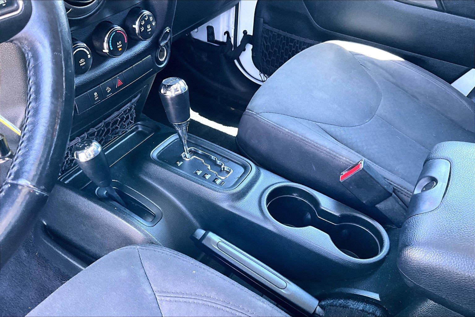 Used 2018 Jeep Wrangler Unlimited Sport S AWD/4WD image 13