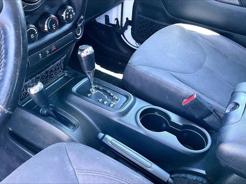 Used 2018 Jeep Wrangler Unlimited Sport S AWD/4WD image 13