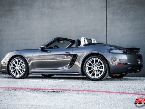 Used 2021 Porsche 718 Boxster image 40