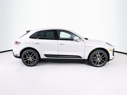 New 2026 Porsche Macan image 8