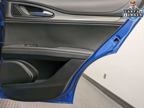 Used 2023 Alfa Romeo Stelvio Veloce AWD/4WD image 26