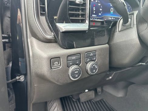 Used 2023 Chevrolet Silverado 1500 LT AWD/4WD image 16