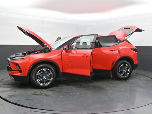 Used 2025 Chevrolet Blazer LT AWD/4WD image 42
