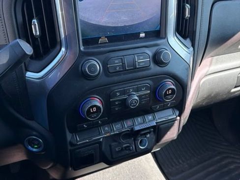 Used 2022 Chevrolet Silverado 1500 LT AWD/4WD image 21