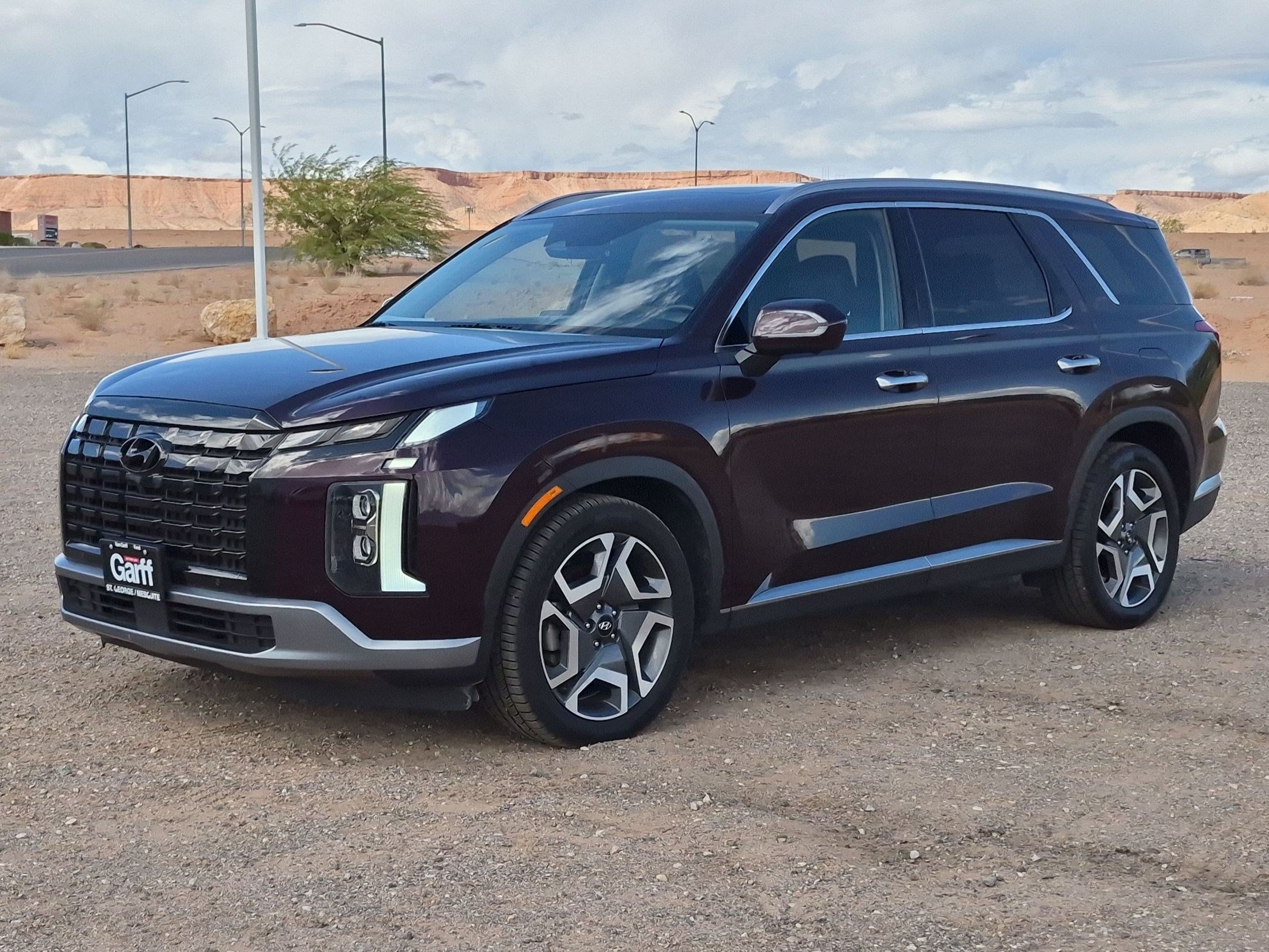 Used 2024 Hyundai Palisade Limited FWD image 7