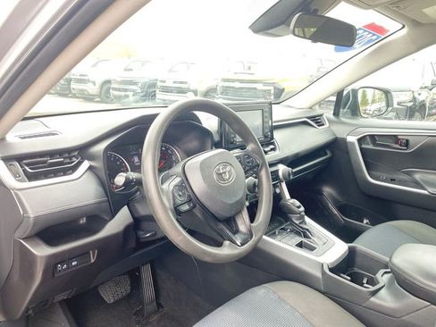 Used 2022 Toyota RAV4 LE AWD/4WD image 2