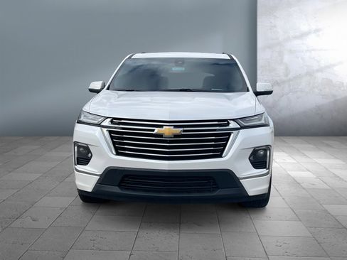 Used 2023 Chevrolet Traverse Premier image 2