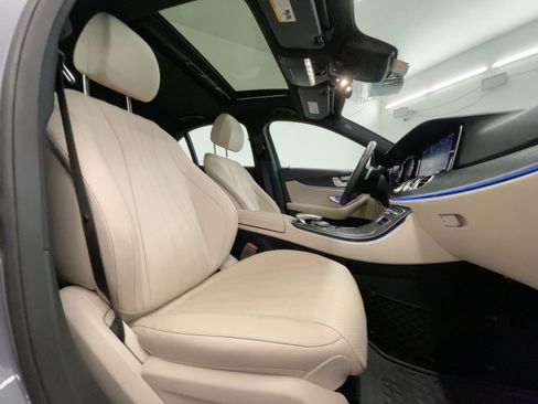 Used 2018 Mercedes-Benz E 300 4MATIC image 27