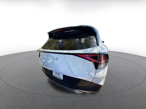 Used 2025 Kia Sportage LX image 17