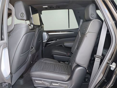 Used 2025 Cadillac Escalade Sport Platinum AWD/4WD image 13