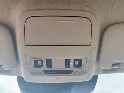 Used 2023 Ford Explorer XLT w/ Equipment Group 202A image 25