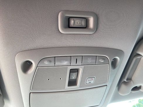 Used 2017 Nissan Pathfinder Platinum FWD image 19