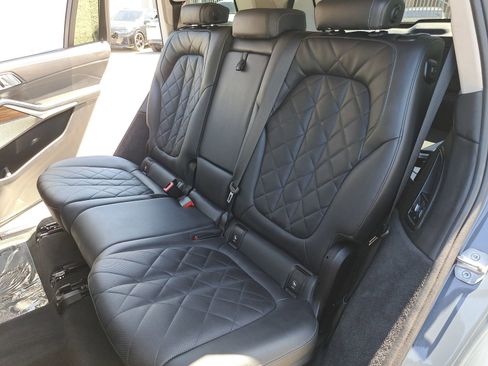 Used 2024 BMW X7 xDrive40i AWD/4WD image 16