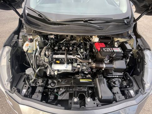 Used 2025 Nissan Versa SV FWD image 32