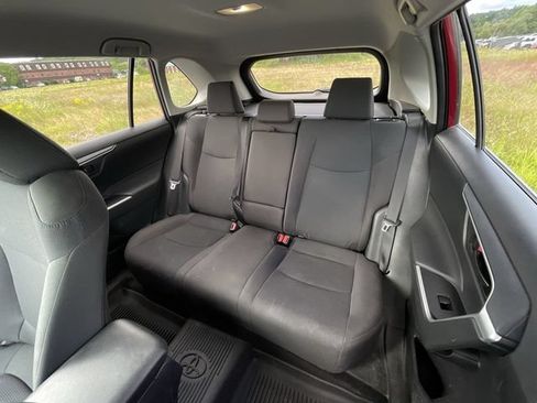 Used 2025 Toyota RAV4 LE AWD/4WD image 7