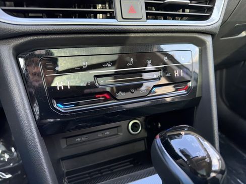 New 2026 Volkswagen Taos SEL image 22