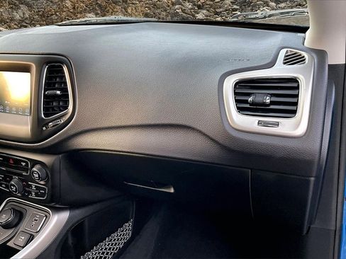 Used 2018 Jeep Compass Latitude w/ Popular Equipment Group image 15