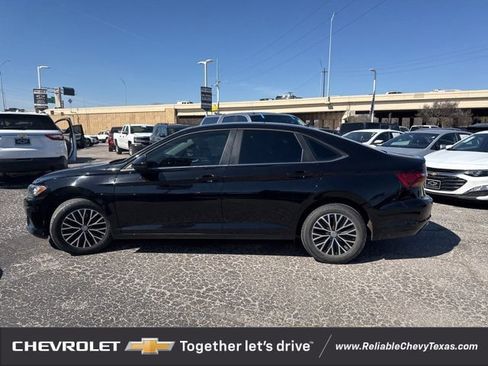 Used 2019 Volkswagen Jetta SE image 4