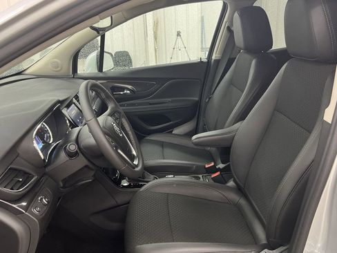 Used 2022 Buick Encore Preferred w/ Safety Package image 18