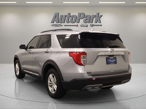 Used 2020 Ford Explorer XLT w/ Equipment Group 202A AWD/4WD image 7