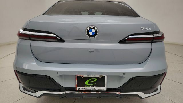 Used 2025 BMW 740i RWD image 27