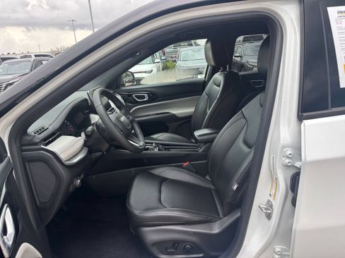 Used 2025 Jeep Compass Limited AWD/4WD image 27