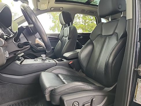 Used 2019 Audi Q5 2.0T Premium Plus AWD/4WD image 2