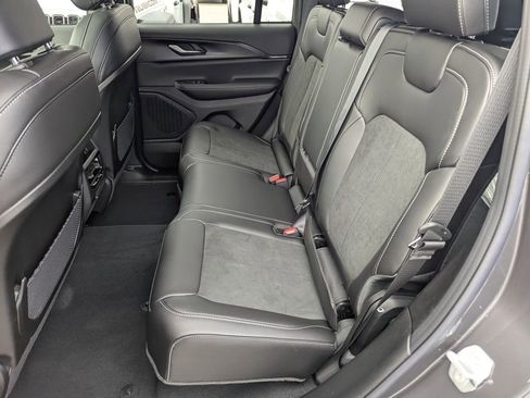 New 2025 Jeep Grand Cherokee Altitude RWD image 31