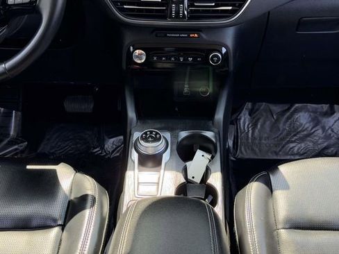 Used 2024 Ford Escape Platinum AWD/4WD image 18